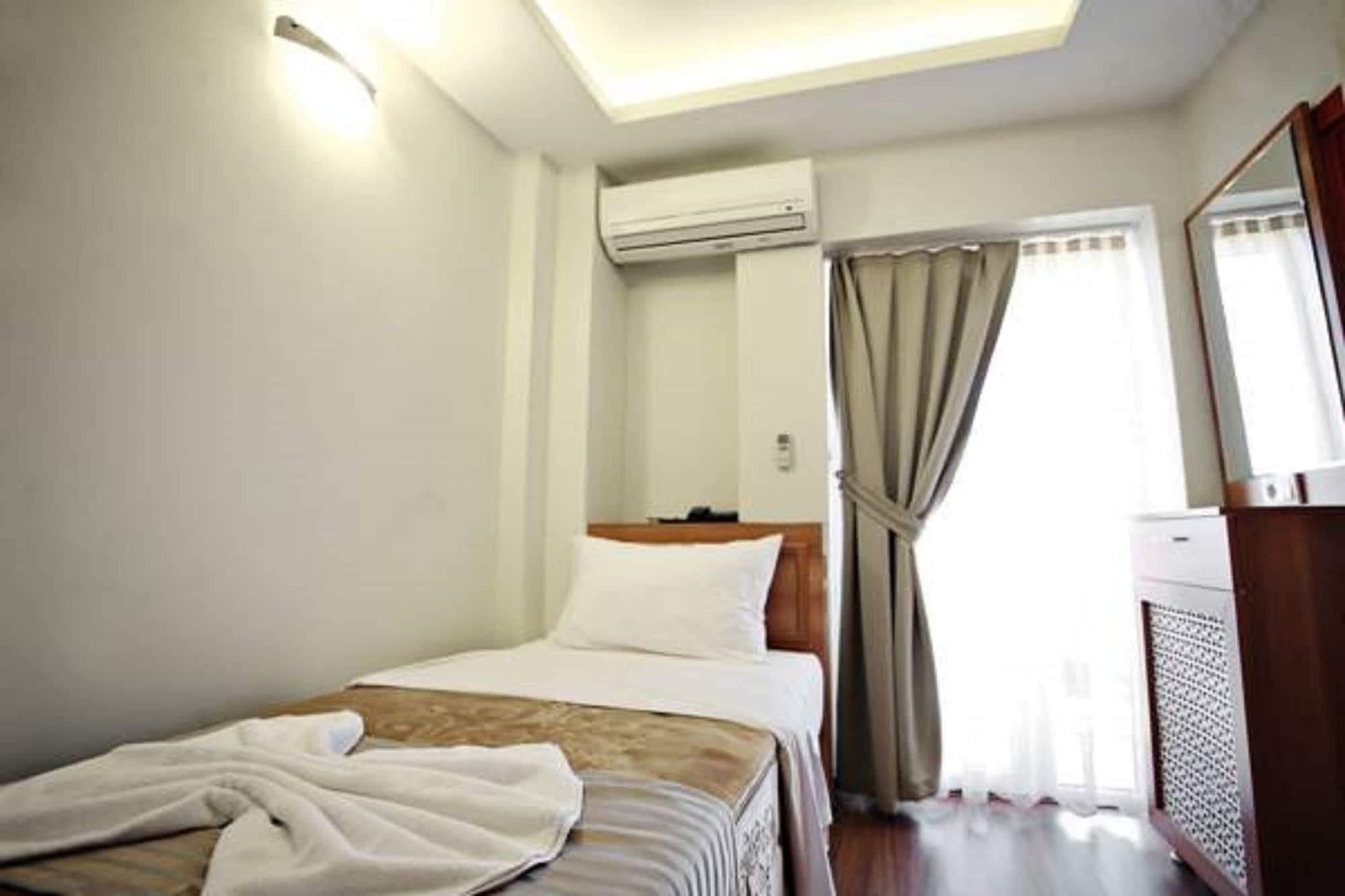Taksim Palace Hotel Istanbul Ngoại thất bức ảnh